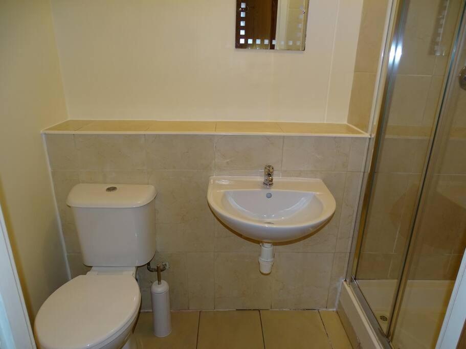 2 Bed Apartment In City Centre Dublin Exterior foto